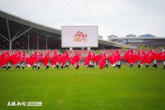 从开闭幕式上的群星熠熠，;百年风华史：宝格丽，电影与时尚座谈会的成功举办，到;宝格丽经典呈现：喜亦风流展映单元的斑斓派对，再到今晚的共同欢庆至此，今年宝格丽与上海国际电影节的携手之旅圆满落幕